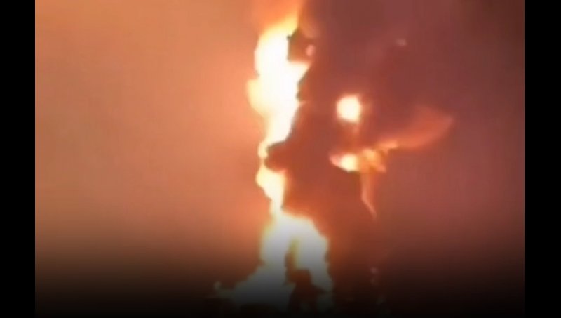 Oil tanker burns off UAE coast after Iran claims attack on U.S.-linked vessel - VIDEO