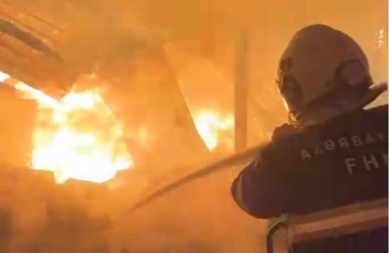 Baku furniture factory fire prompts emergency response - VIDEO