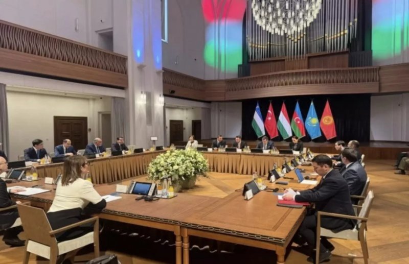 Hikmet Hajiyev holds meetings with Turkic States Organization delegates