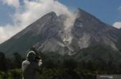 Indonesia's Mount Merapi erupts again -  VIDEO 