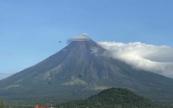 Mayon Volcano on edge: 173 quakes, pyroclastic flow recorded in 24 hours -  VIDEO 