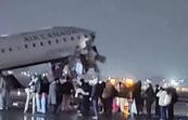 Plane hits vehicle on LaGuardia runway, airport closed  -VIDEO 