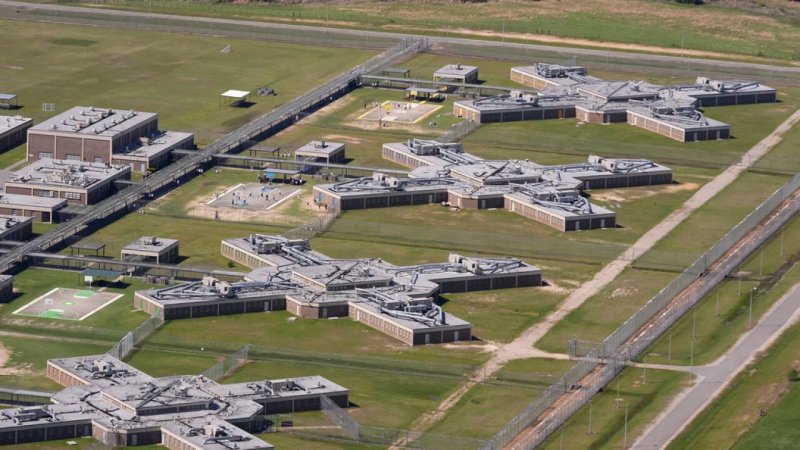 Mexican man becomes 47th person to die in ICE custody since 2025