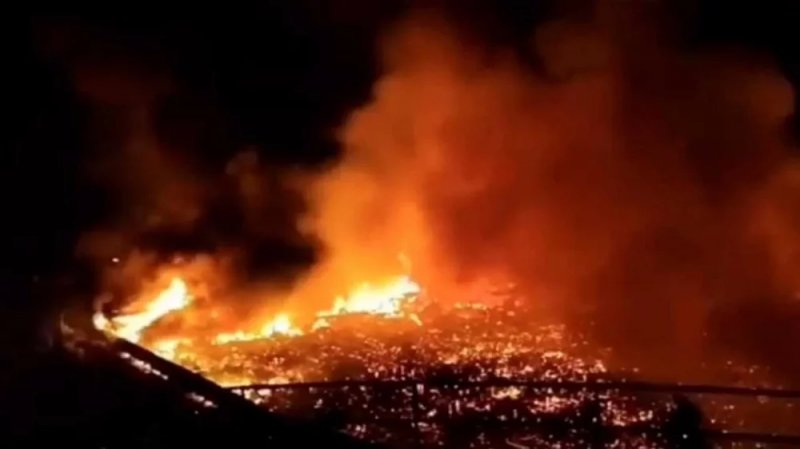 PM orders urgent government aid after fire guts hundreds of homes in Sandakan -  VIDEO 