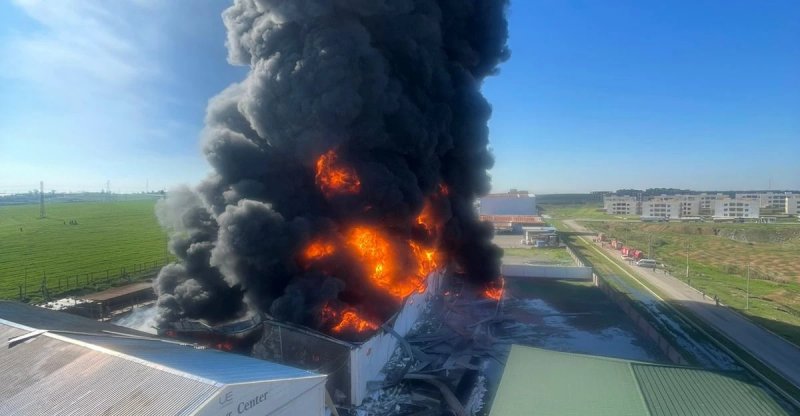 Drone strike sparks fire at Castrol warehouses near Erbil -  VIDEO 