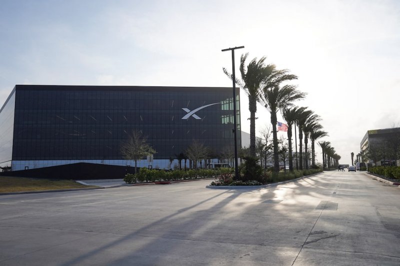 Musk wants SpaceX IPO to fund AI space data centers