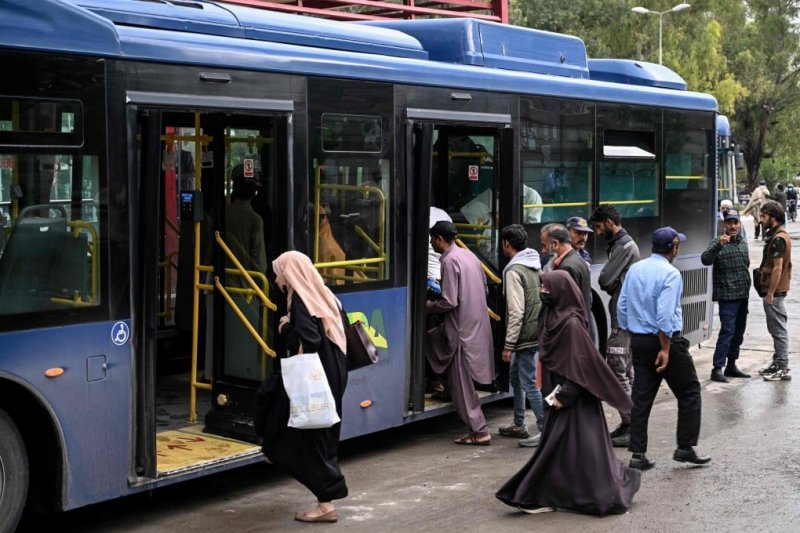 Pakistan’s Punjab announces free public transport
