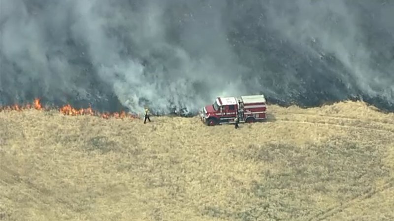 Wildfires erupt in Southern California, prompt evacuations