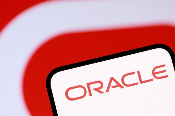Oracle names Hilary Maxson as new CFO 