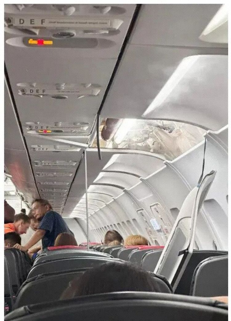 2026/04/1775563034.webp + AirAsia flight horror: Cabin ceiling collapses during landing in Kuala Lumpur - PHOTO News about - AirAsia flight horror: Cabin ceiling collapses during landing in Kuala Lumpur - PHOTO