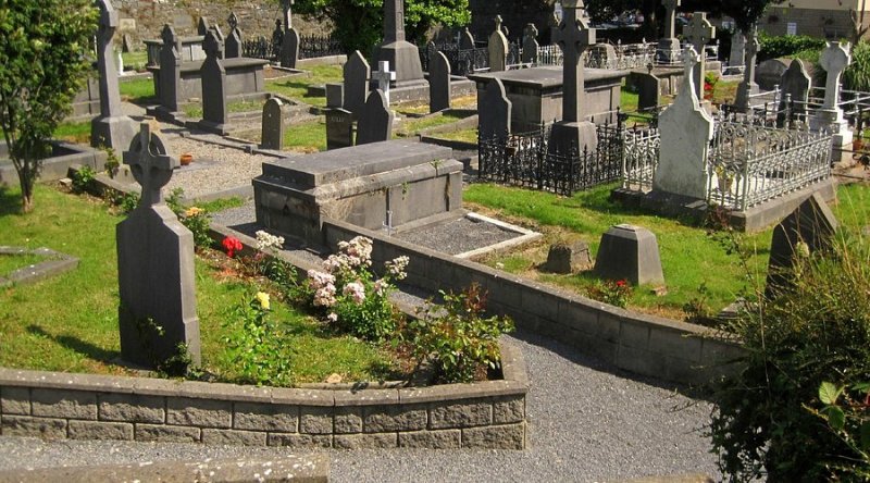 UK pays £850m to dead claimants in major error