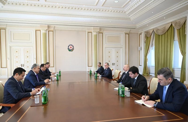 President Aliyev meets Kazakh ministers to discuss expanded bilateral cooperation -  PHOTO  
