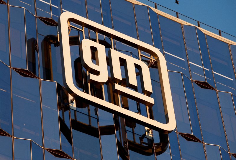 General Motors recalls over 270,000 cars in US