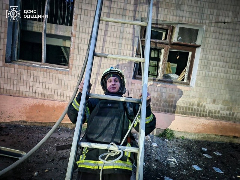 2026/04/1775639125.webp + Russia strikes Ukraine’s Odesa region, port fires reported - PHOTO News about - Russia strikes Ukraine’s Odesa region, port fires reported - PHOTO