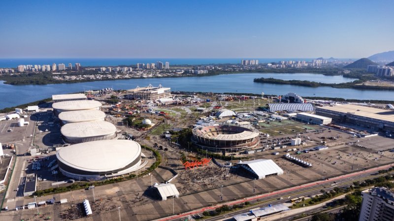 Fire breaks out at Rio Olympic Park velodrome -  VIDEO 