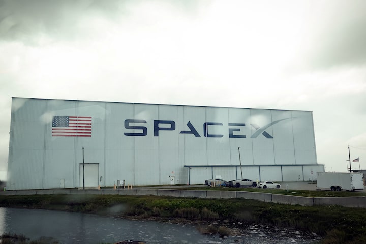 SpaceX posts $5B loss ahead of IPO