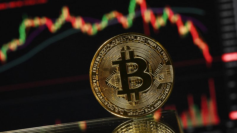 Bitcoin climbs after core CPI in March edges up 0.2%