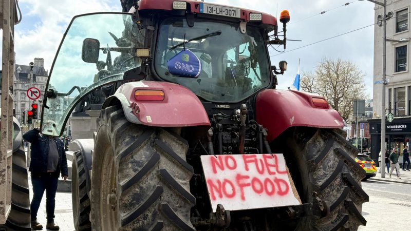 Fuel shortages hit Ireland as tractor protests block roads