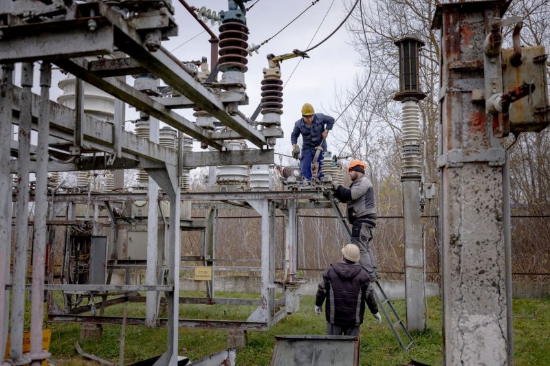 Russia strike cuts power to 12,000 in Chernihiv