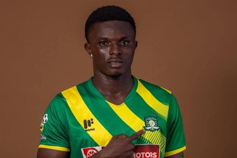 Ghanaian footballer killed in armed attack on team bus