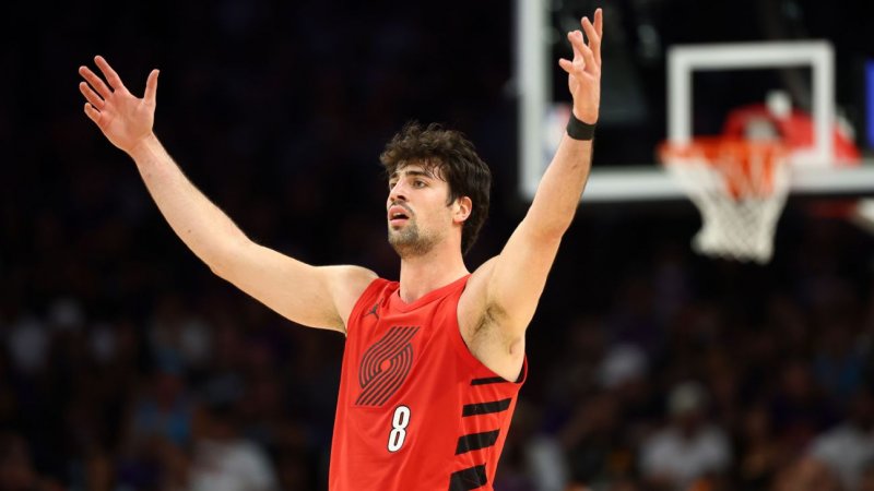 Blazers stun Suns to clinch West’s No. 7 seed