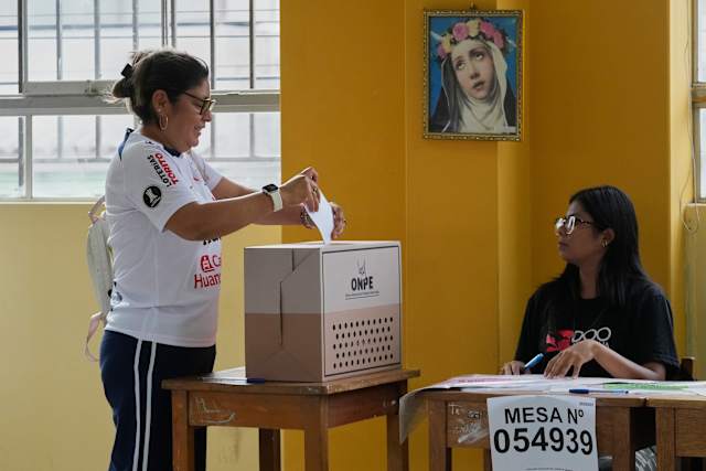 Peru's vote count reaches 90%, second place still tied