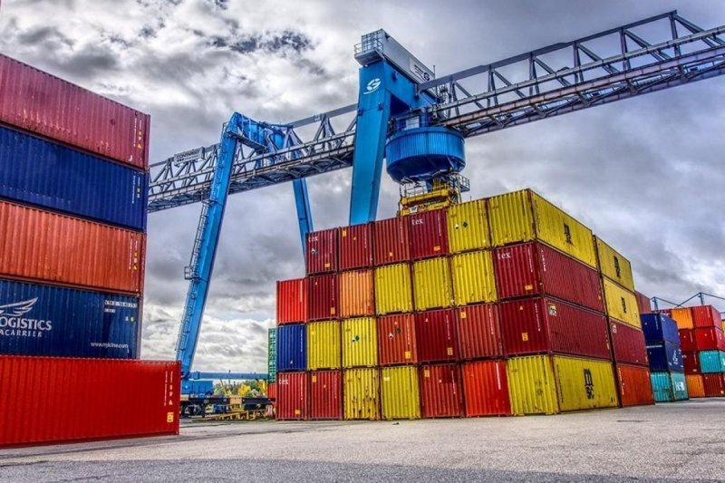 Azerbaijan imports products from Armenia for first time