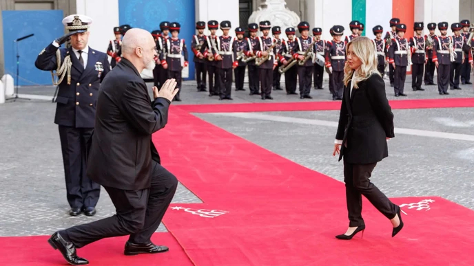 Edi Rama kneels to Meloni again in Rome, sparking debate -  VIDEO  
