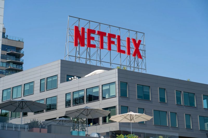 Netflix beats forecast as earnings jump sharply