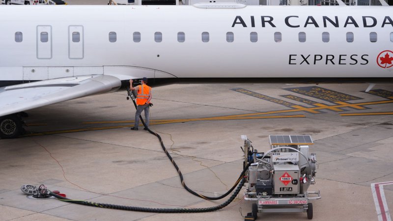 Air Canada to suspend some flights to U.S. over jet fuel costs 