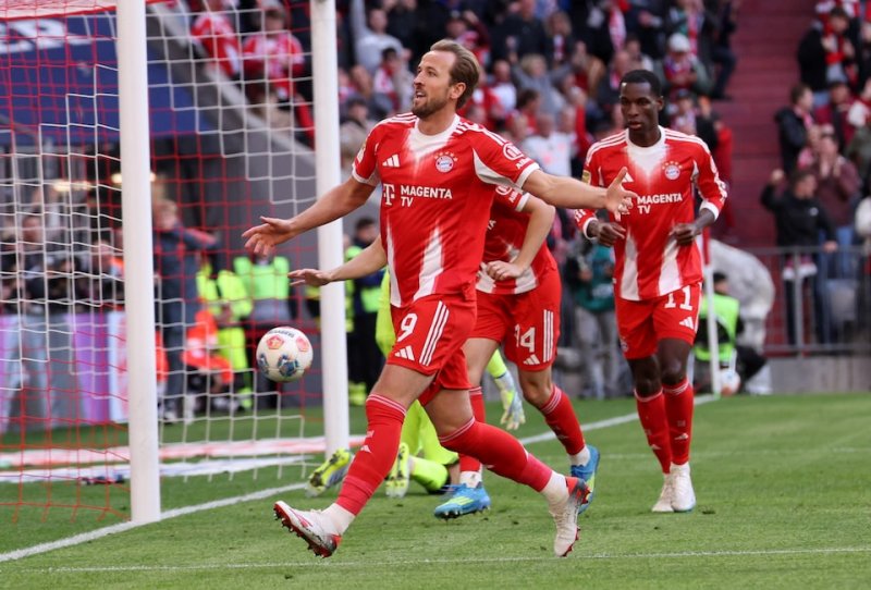Bayern Munich win Bundesliga title with victory against VfB Stuttgart 