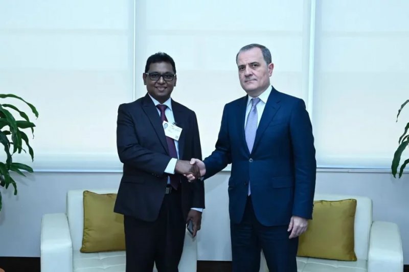 Sri Lanka thanks Azerbaijan for humanitarian aid