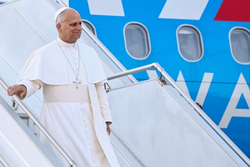 Pope Leo XIV visits Equatorial Guinea on Africa tour