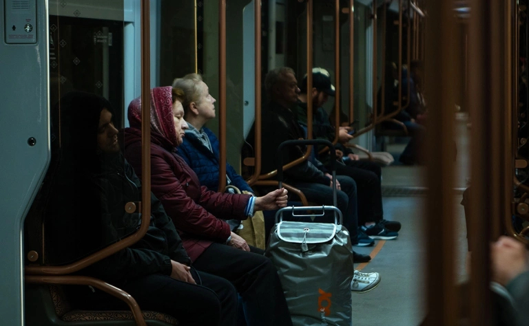 Moscow Metro disrupted after smoke incident -  VIDEO 