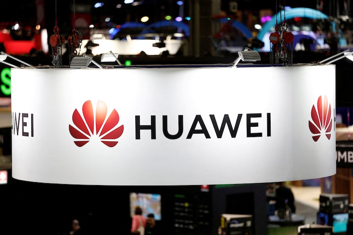 Huawei backs DeepSeek V4 with Ascend supernode