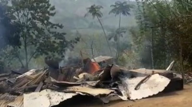 India erupts: Pre-dawn raid burns village, civilians under fire -  VIDEO 