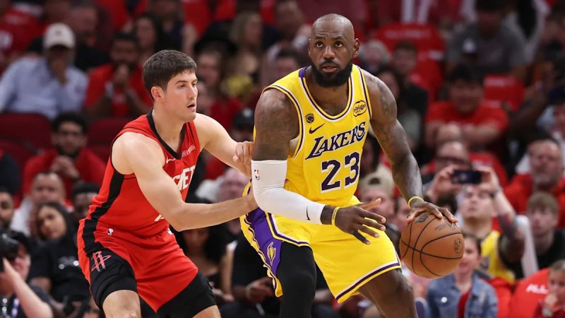 Lakers edge Rockets in OT, take 3-0 series lead