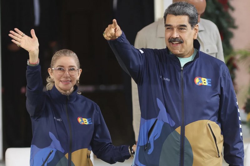 Washington lets Maduro use Venezuelan funds for legal fees