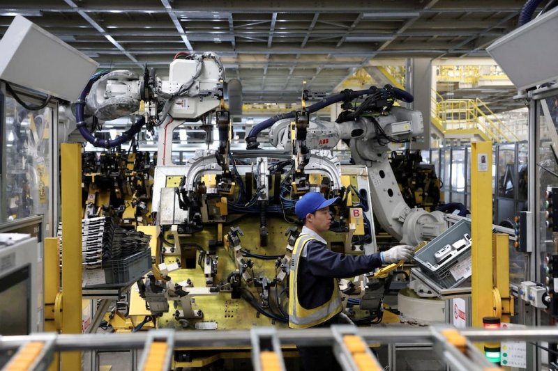 AI, chips fuel sharp rise in China industrial profits