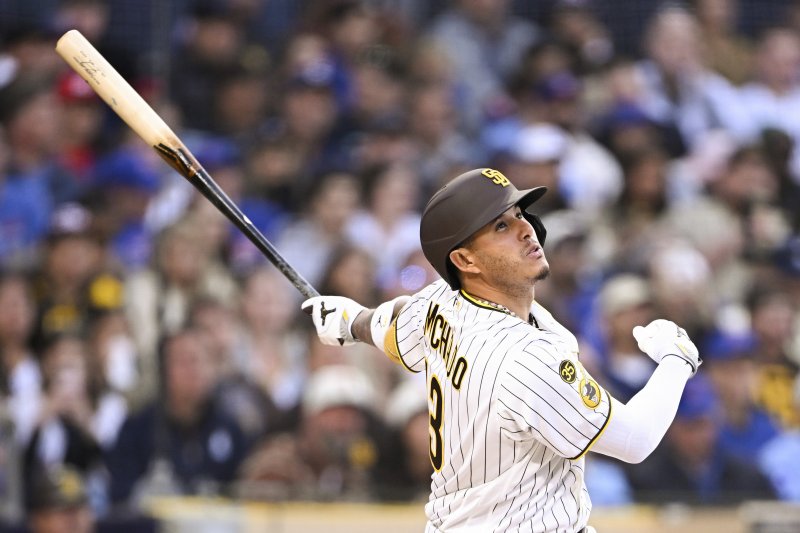 Padres star Machado exits early with injury