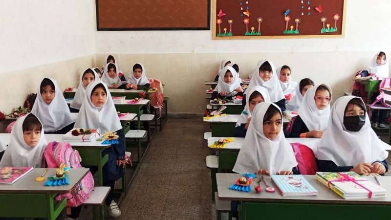 Iran says no plan to resume in-person schooling
