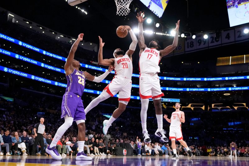 Rockets stay alive with Game 5 win over Lakers