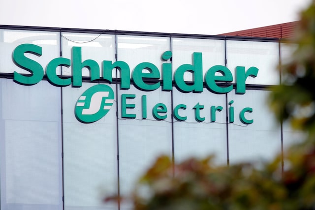 Schneider Electric beats forecasts on AI boom