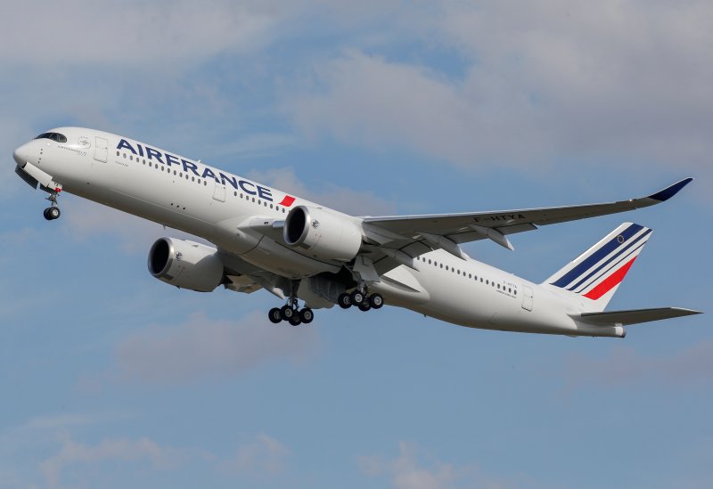 Air France-KLM warns of $2.4B fuel cost surge in 2026