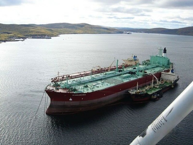 Arctic oil hub tanker "vanishes" from the map