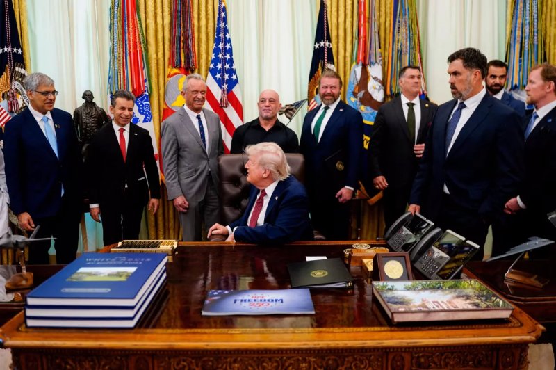 Top officials seen at White House as discussions over Iran continue 