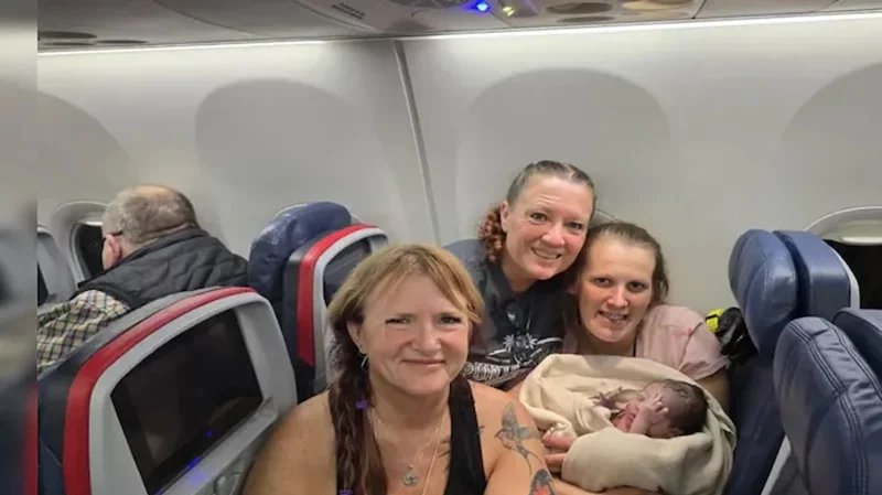 News about - Passenger gives birth on Delta flight before emergency landing in Oregon -  PHOTO 