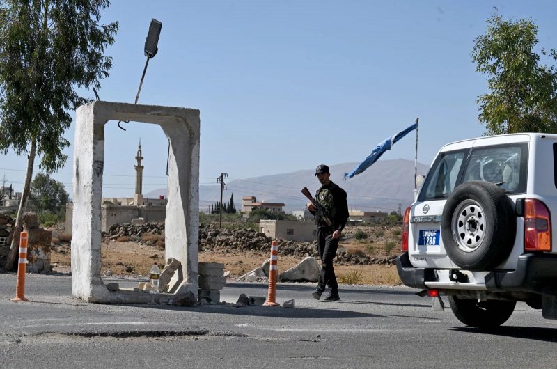 Israeli settlers cross into Syria to demand new Golan Heights settlements -  VIDEO 