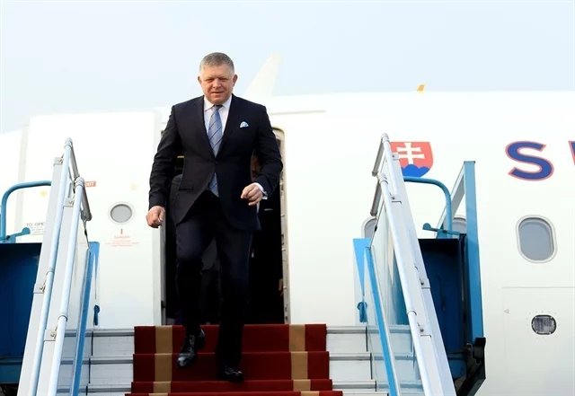 Slovak Prime Minister Robert Fico arrives in Hanoi for historic state visit