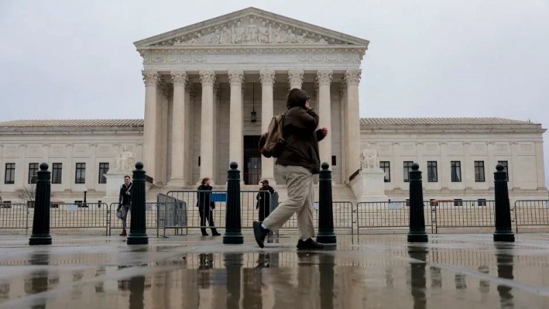 US businesses begin applying for billions in tariff refunds following Supreme Court ruling